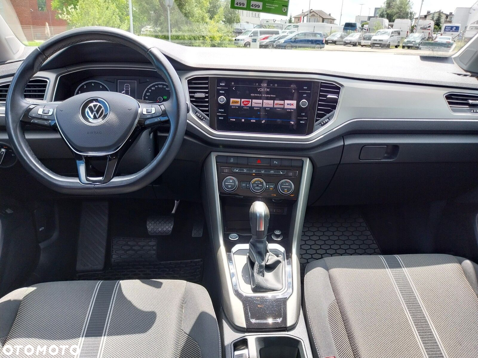 Volkswagen T-Roc - 7