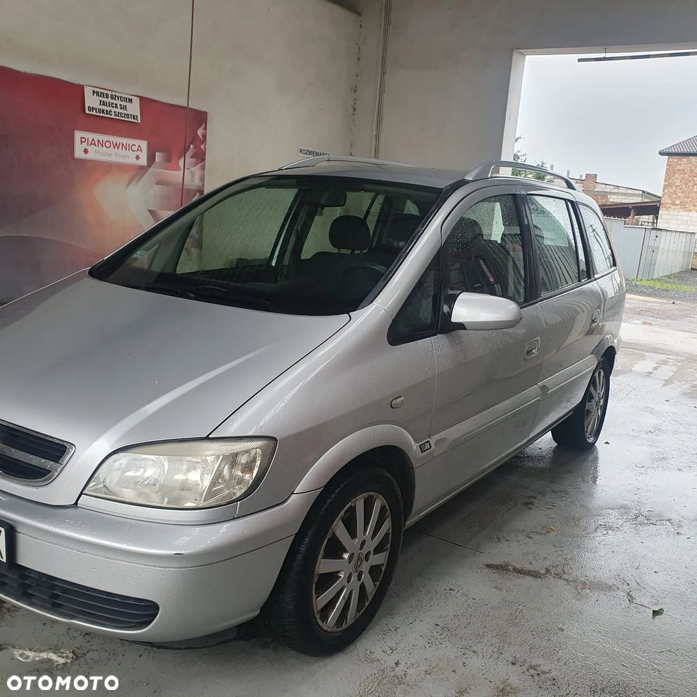 Opel Zafira 1.8 16V Comfort - 2