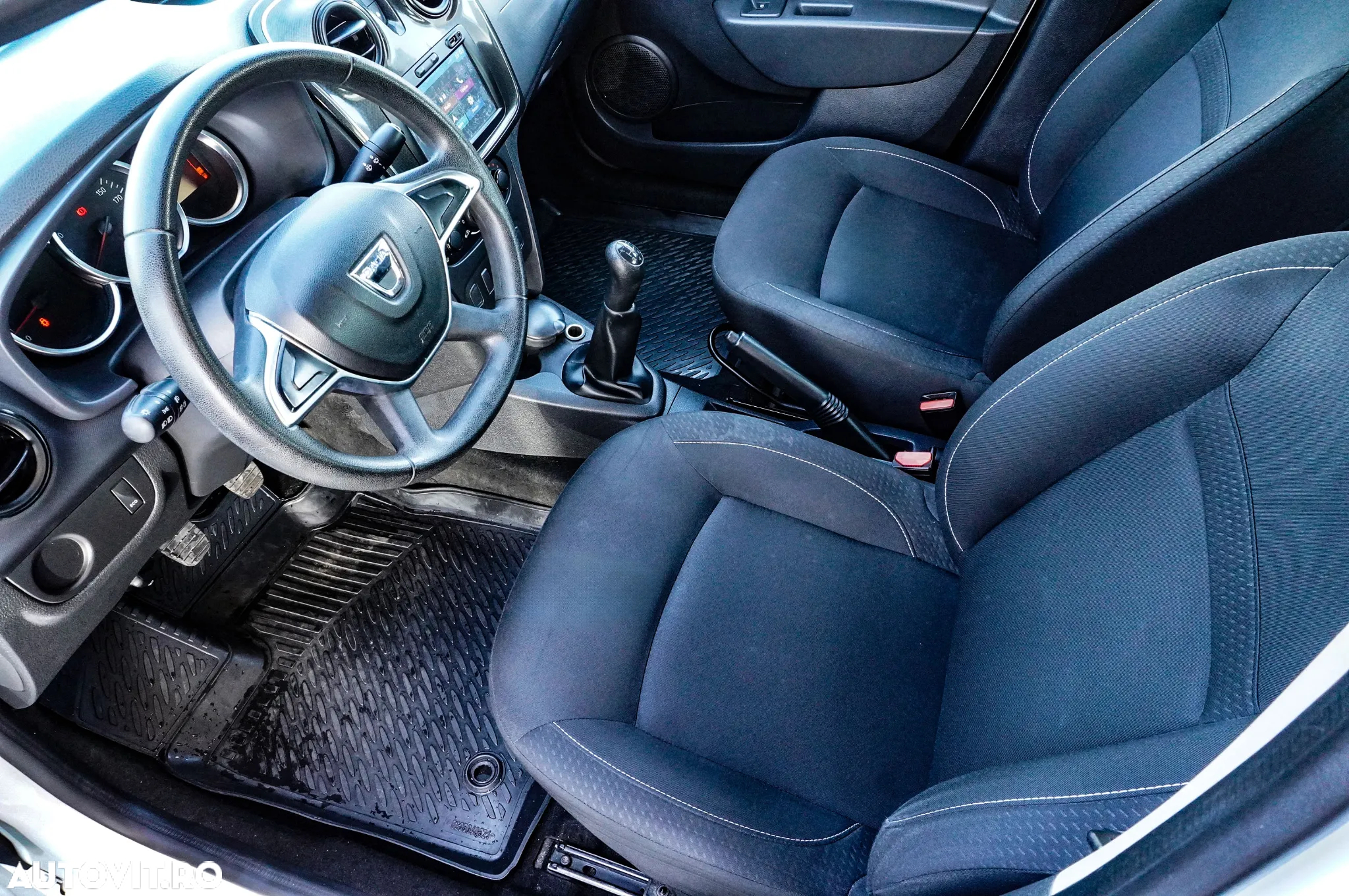 Dacia Logan 0.9 TCe Laureate - 12