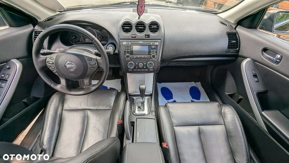 Nissan Altima - 21