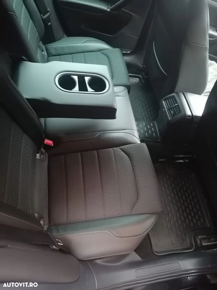 Volkswagen Golf 1.6 TDI BlueMotion Technology DSG Comfortline - 4