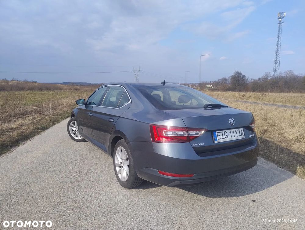 Skoda Superb 2.0 TDI Ambition - 4