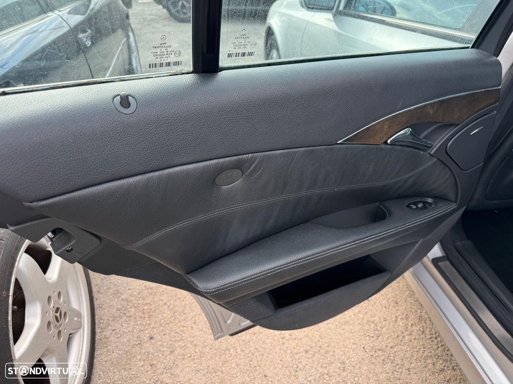 Mercedes-Benz E 220 CDi Avantgarde - 14