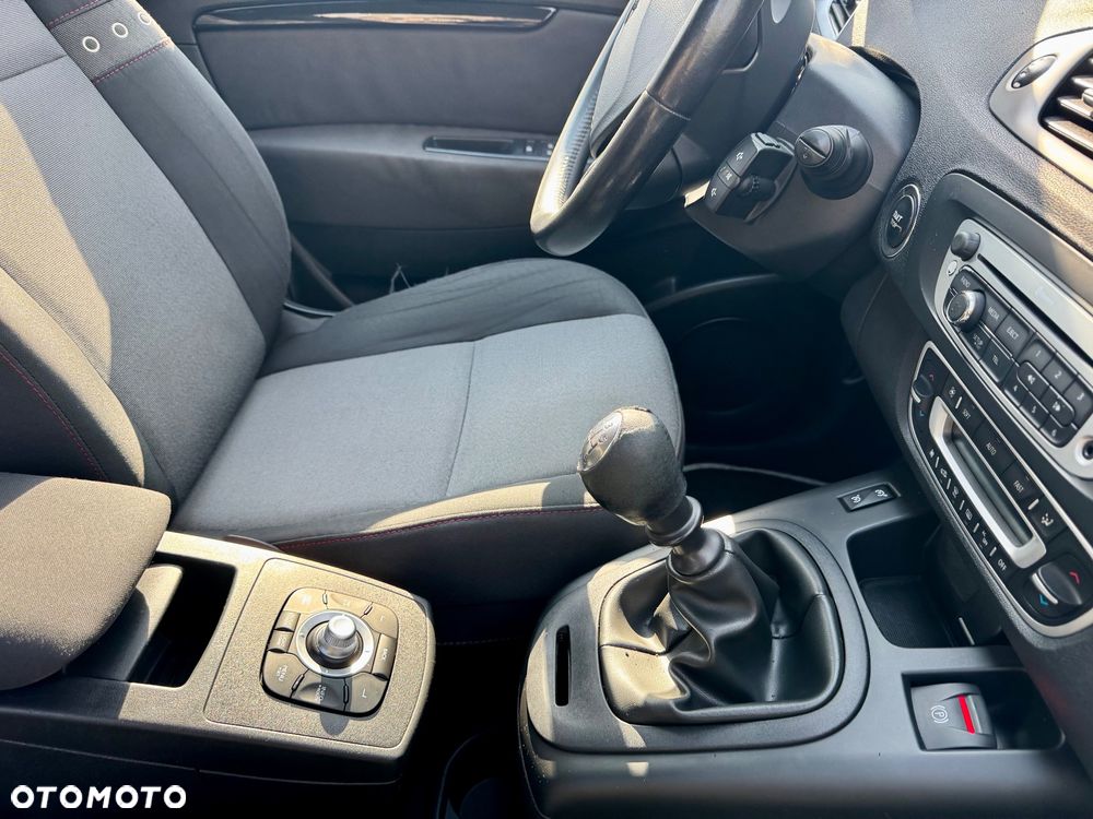 Renault Grand Scenic - 11