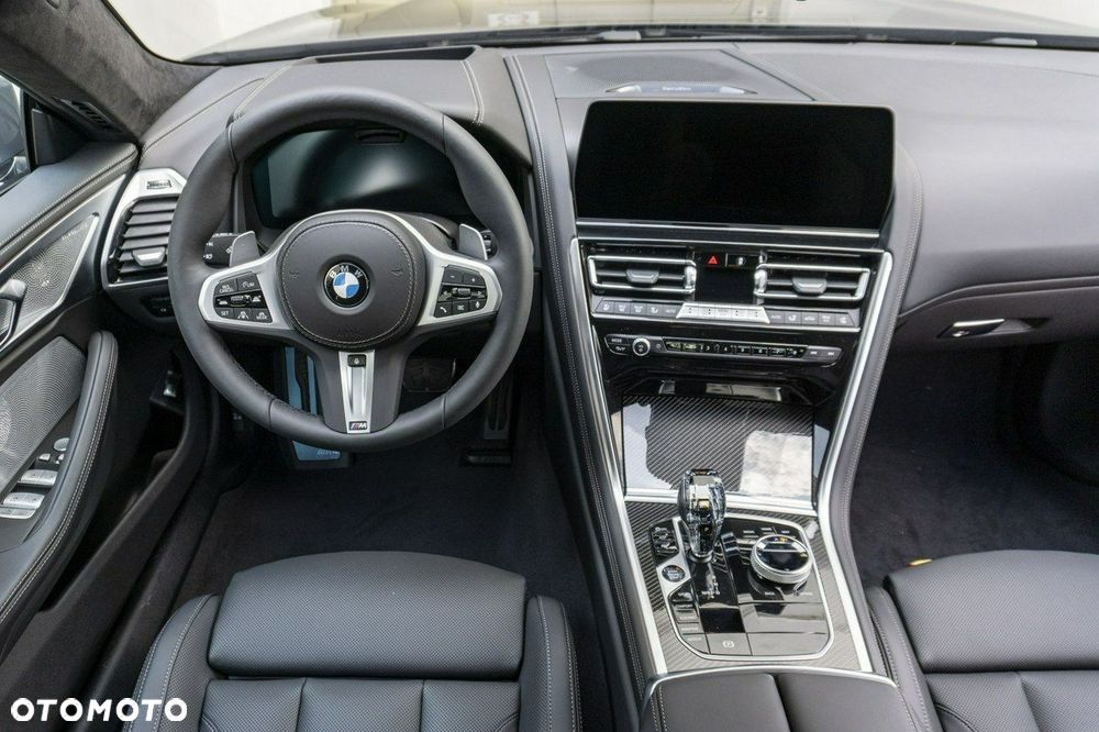 BMW Seria 8 - 16