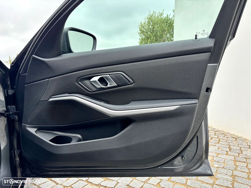 BMW 330 - 22