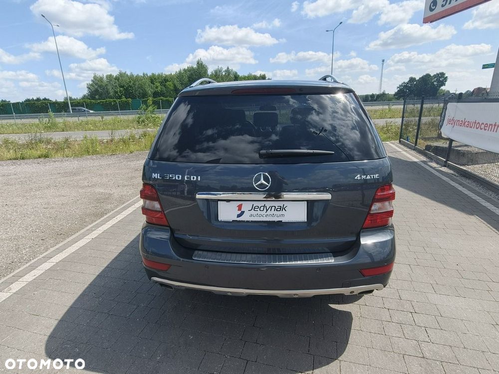 Mercedes-Benz ML - 13