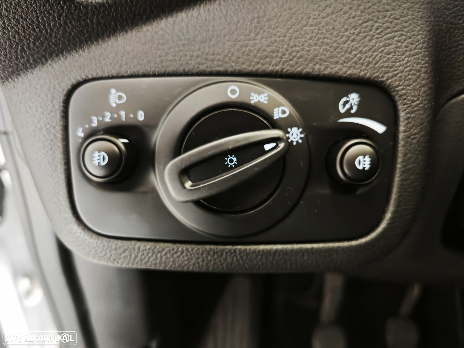 Ford C-Max 1.0 Ecoboost S&S Titanium - 35