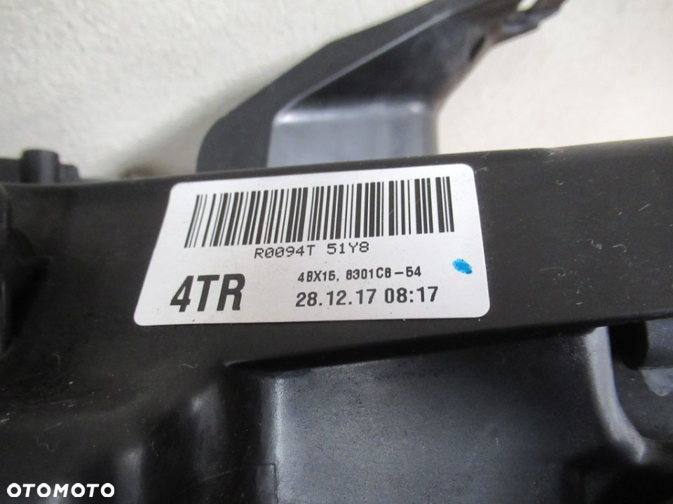 LAMPA PRZEDNIA PRZÓD PRAWA MITSUBISHI OUTLANDER III LIFT 2015- - 18