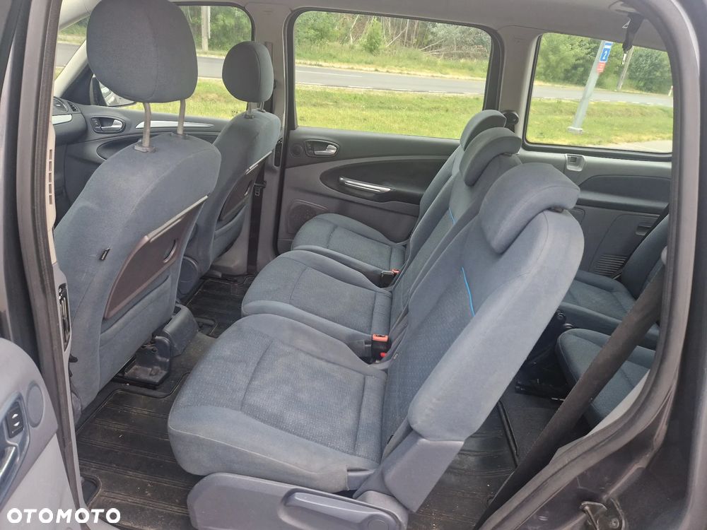 Ford Galaxy - 8