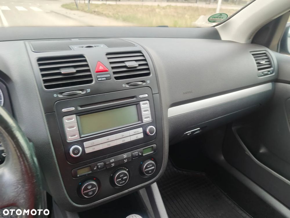 Volkswagen Golf 1.9 TDI DPF United BlueMotion - 20