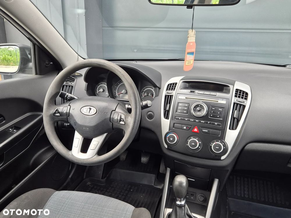 Kia Ceed 1.4 Comfort - 12