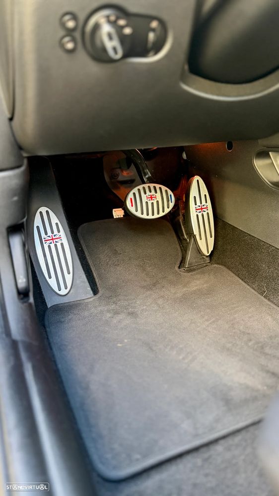 MINI 5 Portas Cooper D Auto - 25