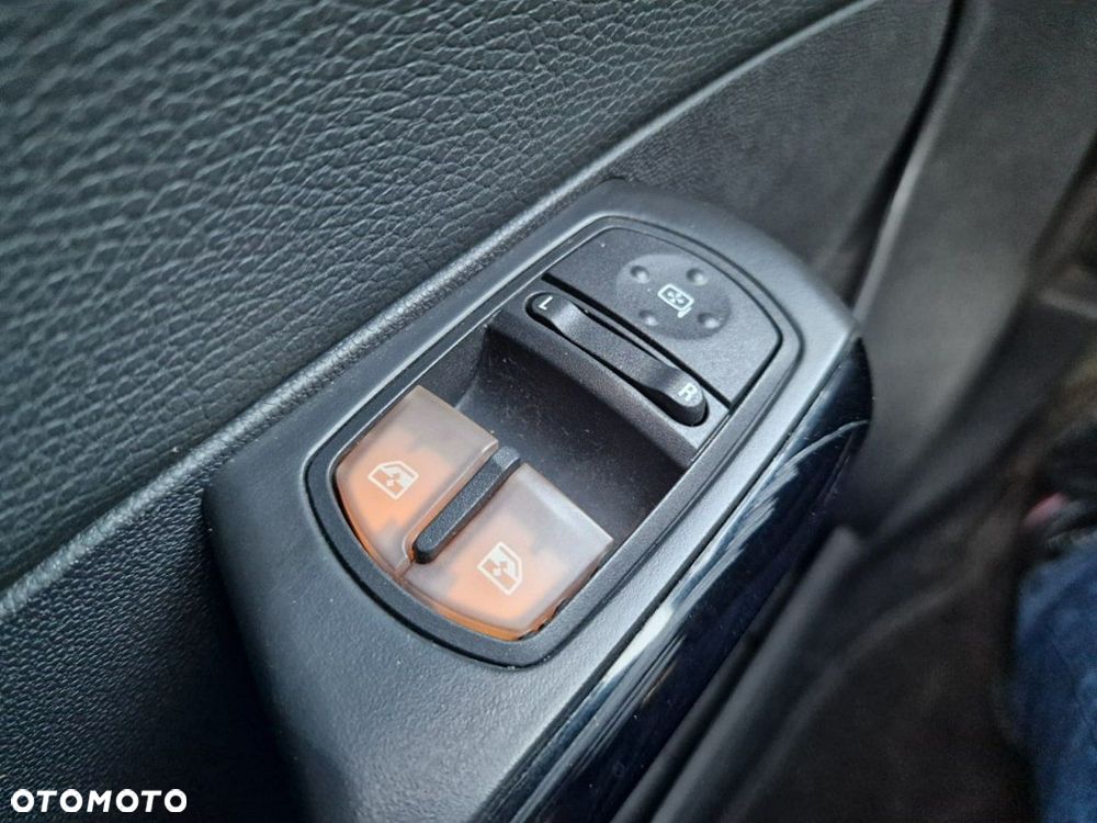 Opel Corsa 1.4 16V Edition - 10