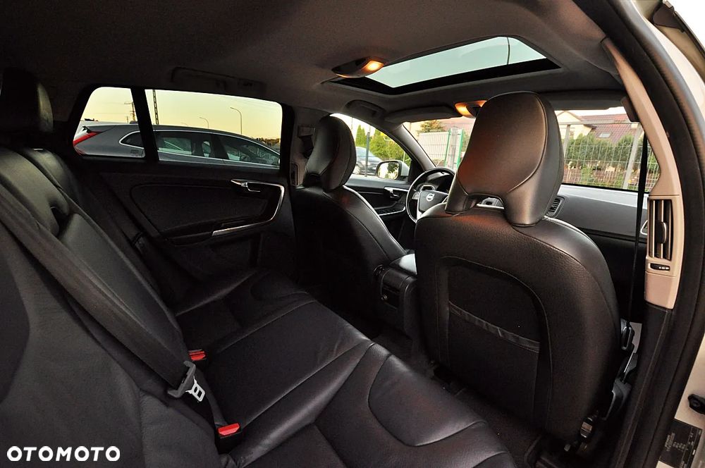 Volvo V60 D4 Geartronic Summum - 21