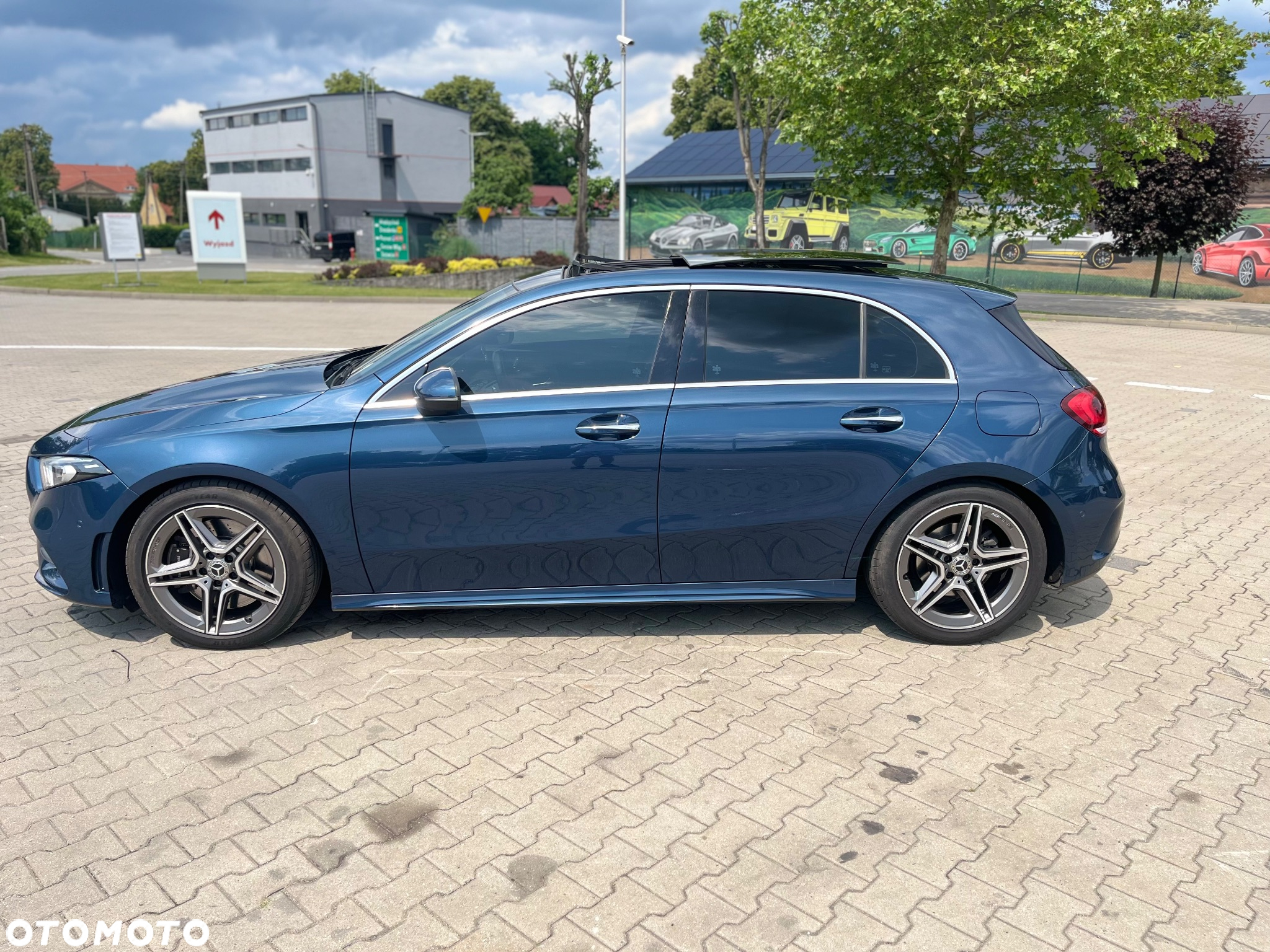 Mercedes-Benz Klasa A 250 AMG Line 7G-DCT - 3
