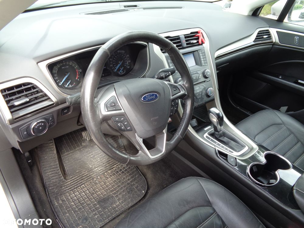 Ford Fusion 2.0 EcoBoost Titanium - 10