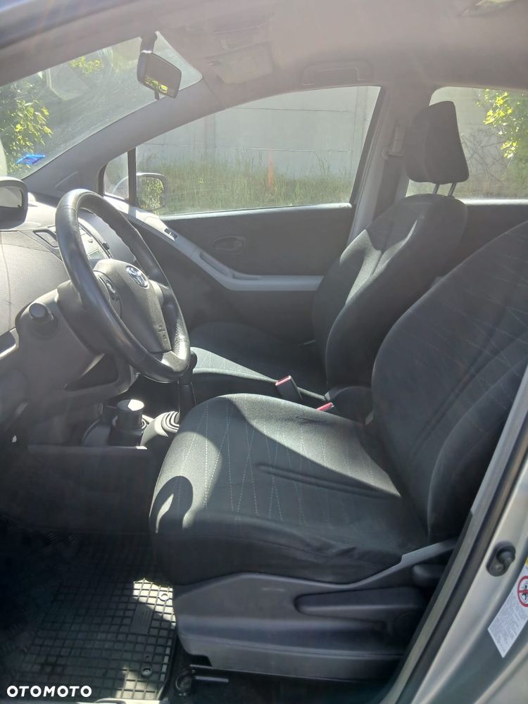 Toyota Yaris 1.3 Sol - 10