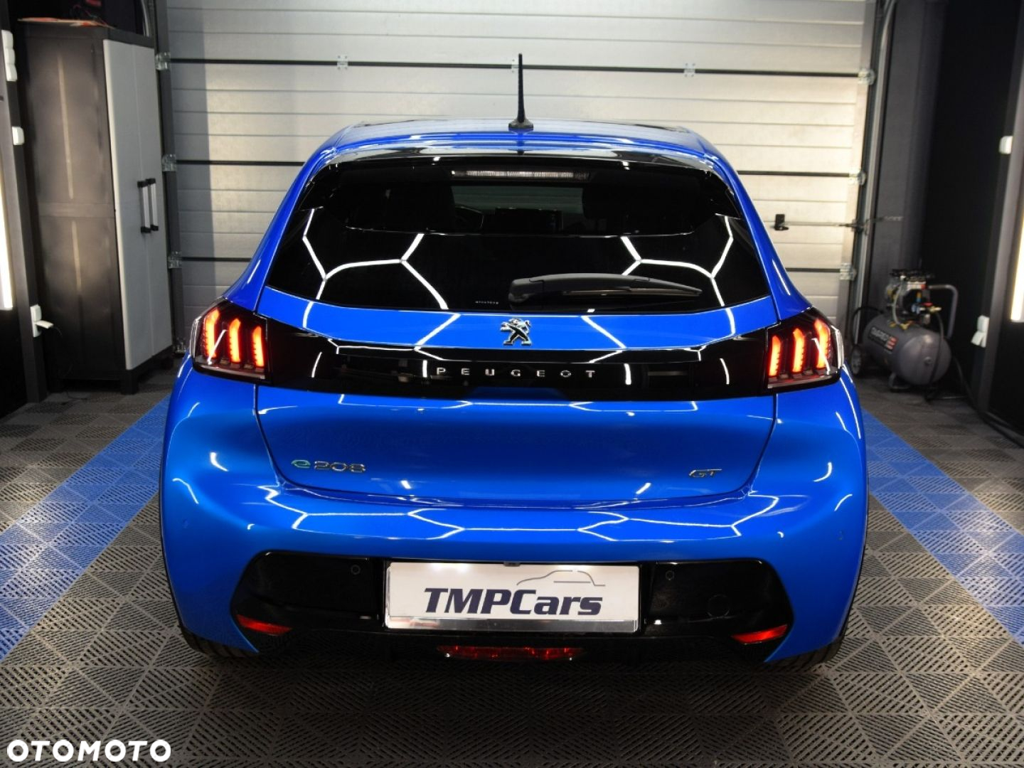 Peugeot 208 - 30