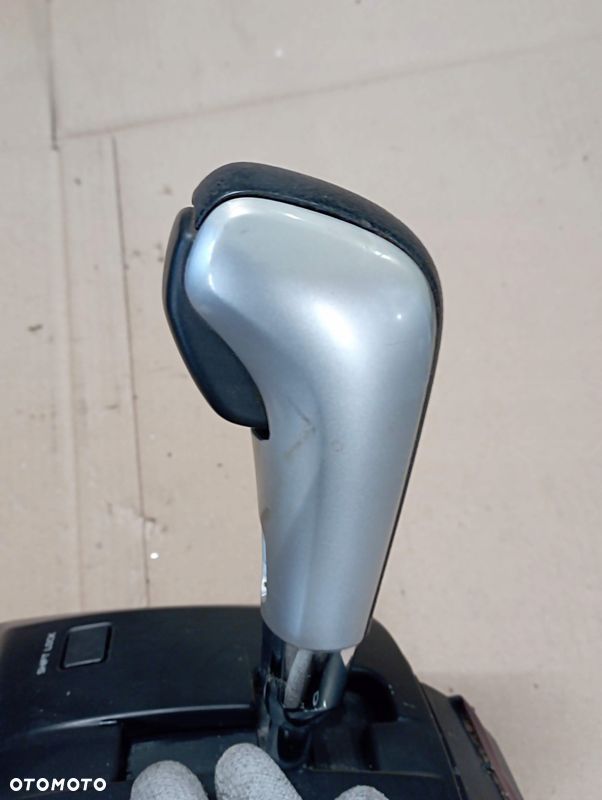 ISUZU D-MAX II 2 WYBIERAK LEWAREK ZMIANY BIEGÓW AUTOMAT - 4