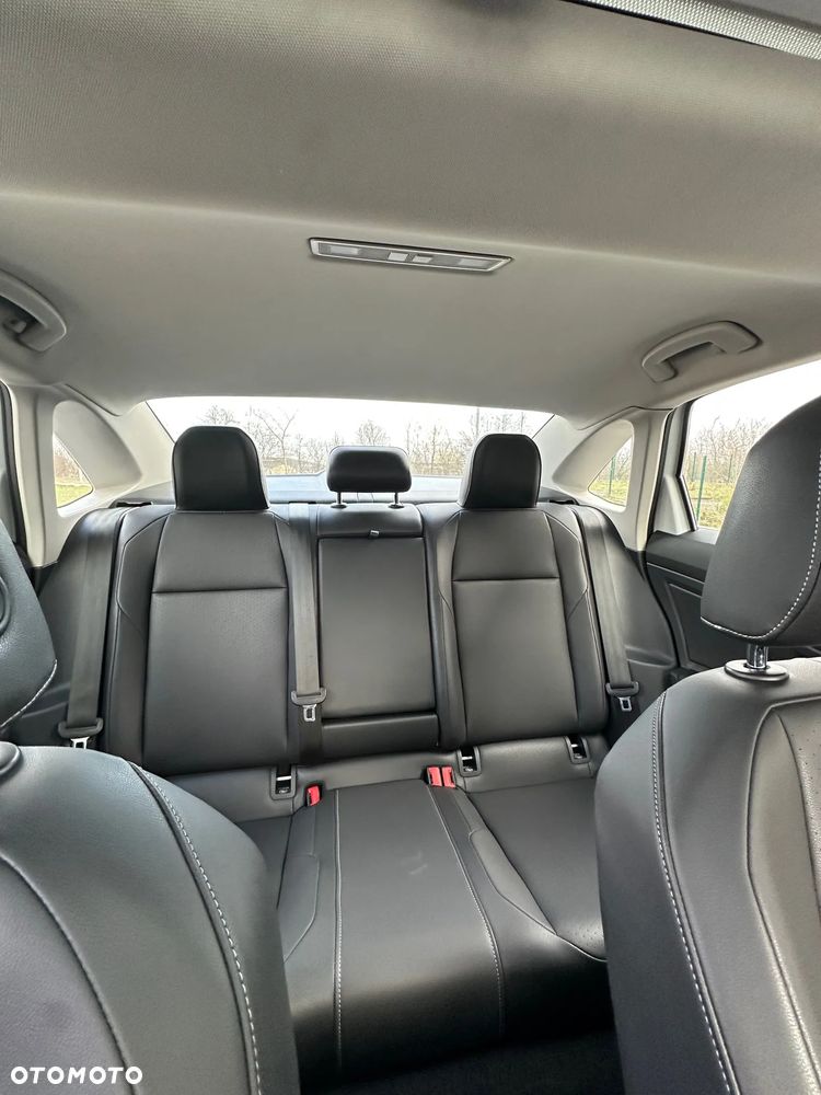 Volkswagen Jetta 1.4 TSI BMT Highline DSG - 24