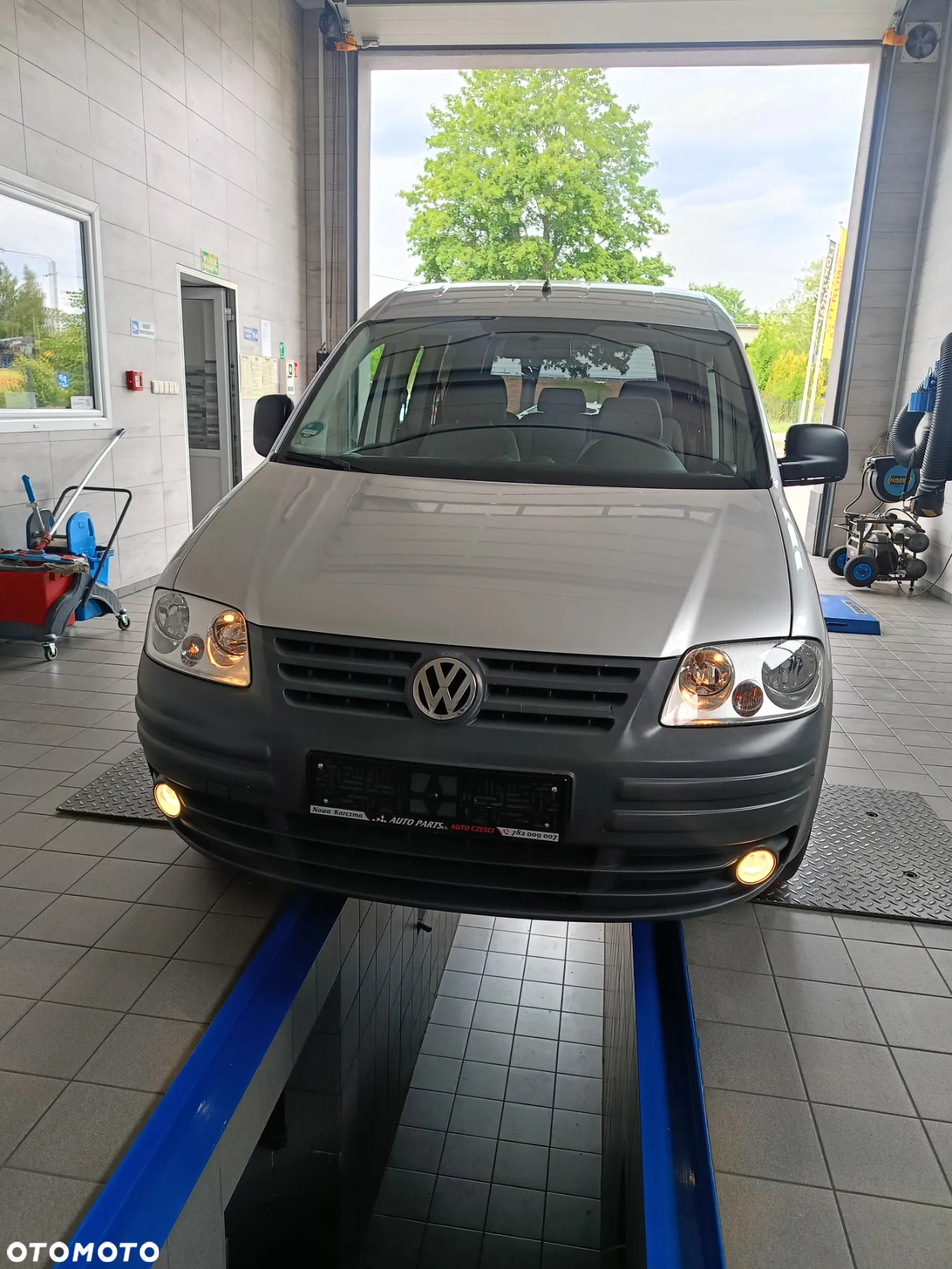 Volkswagen Caddy 2.0 EcoFuel Comfortline - 2