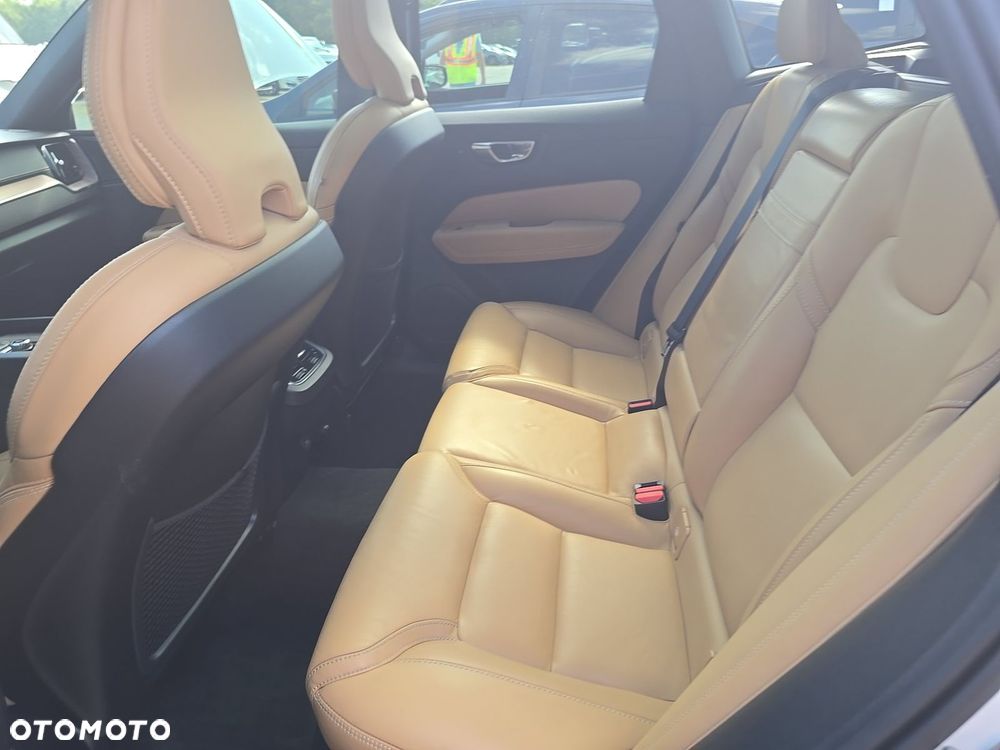 Volvo XC 60 T5 AWD Inscription - 9
