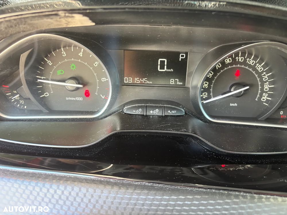 Peugeot 208 PureTech 110 Stop & Start EAT6 Signature - 7