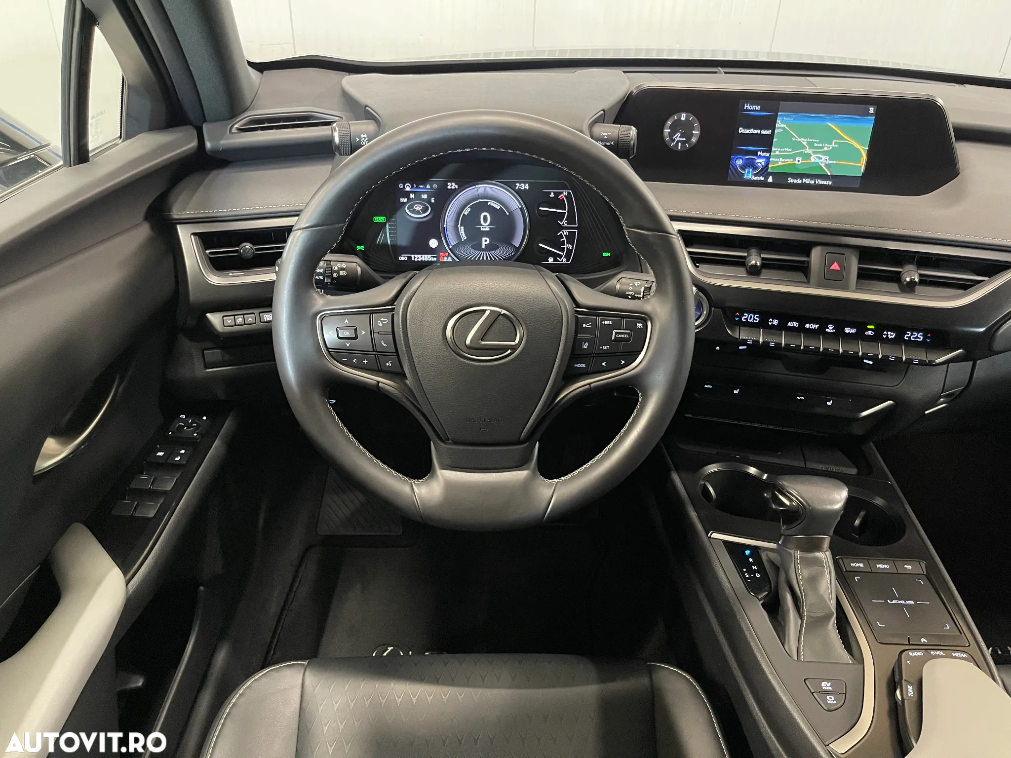 Lexus UX 250h 2.0L HEV 20H- (178 HP) 4X4 CVT Executive - 6
