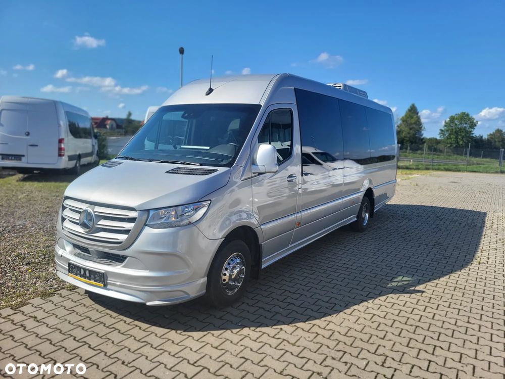 Mercedes-Benz Sprinter 516 CDI 24 miejsca + 4 stojące NOWA ZABUDOWA