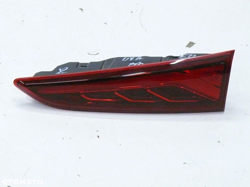 LAMPA TYLNA PRAWA W KLAPĘ HYUNDAI KONA I 2017 2023 - 1
