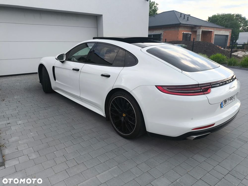 Porsche Panamera Standard - 11