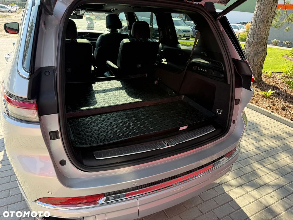 Jeep Grand Cherokee - 13