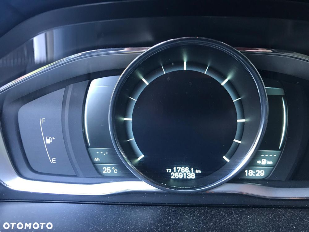 Volvo XC 60 D5 AWD Summum - 9