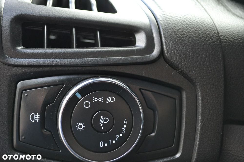 Ford Focus 1.6 Edition - 23