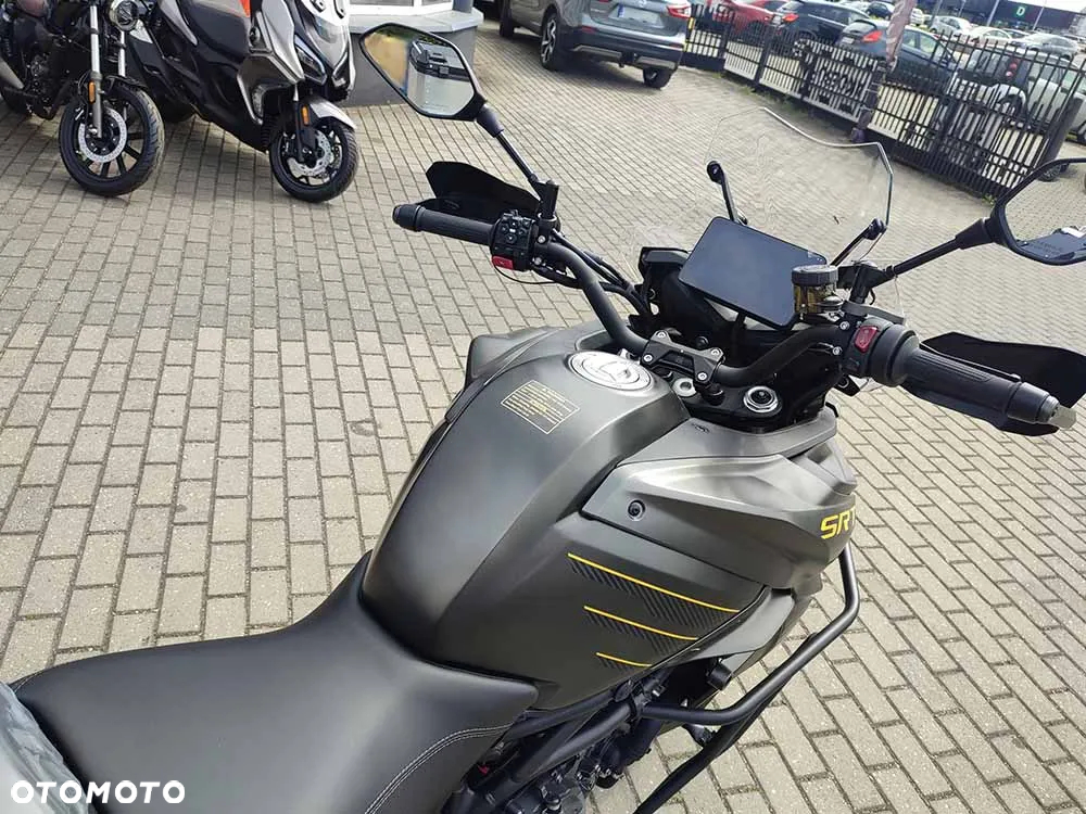 QJMOTOR 900 S - 4