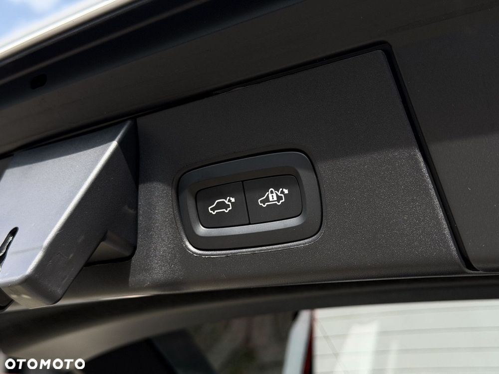 Volvo V90 Cross Country - 13