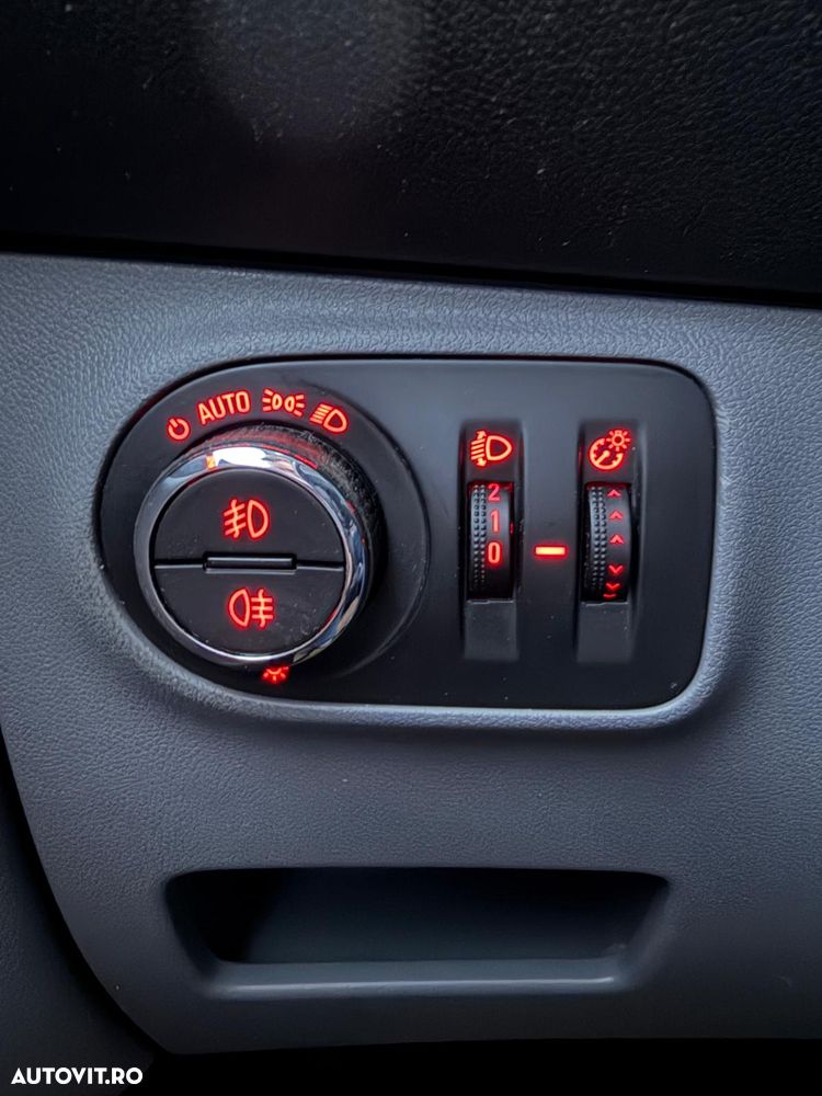 Opel Corsa 1.3 CDTI Easytronic ecoFLEX Start/Stop Active - 10