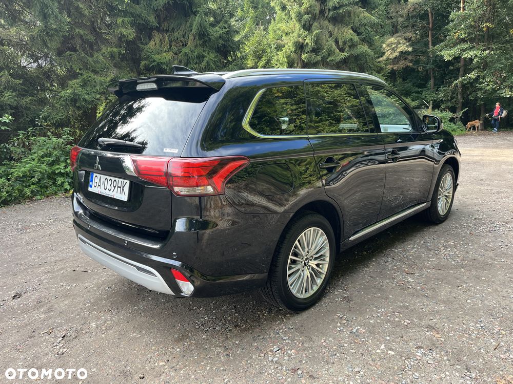 Mitsubishi Outlander Instyle NAVI + - 5