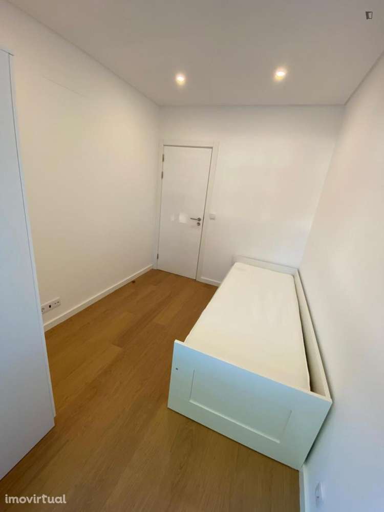 Quarto - localizado em Oeiras Lisbon - Grande imagem: 3/11