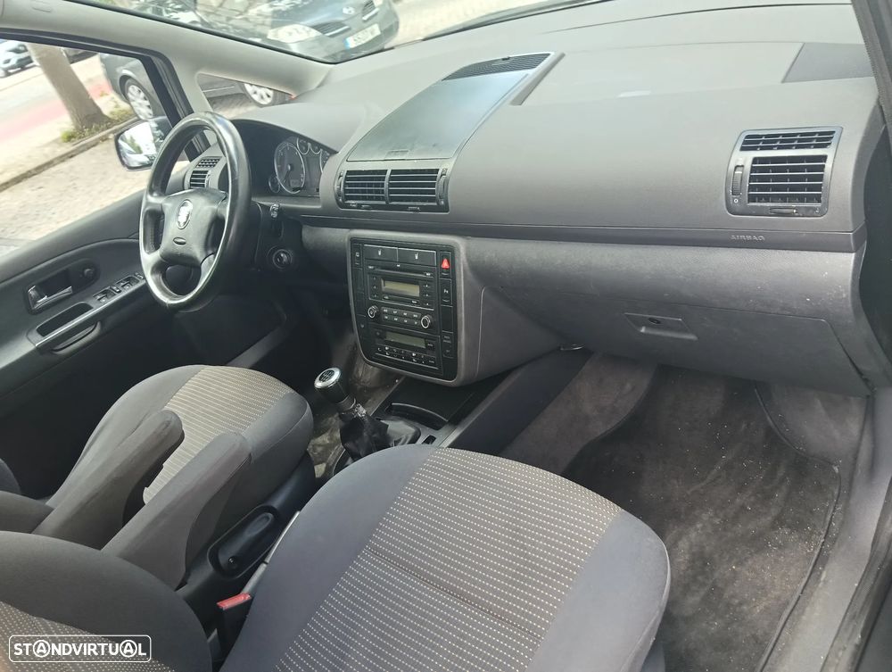 SEAT Alhambra 2.0 TDI Sport - 24
