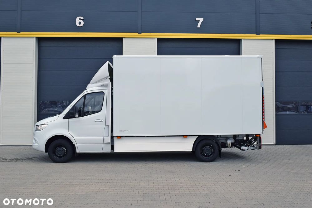 Mercedes-Benz Sprinter 319 - 4