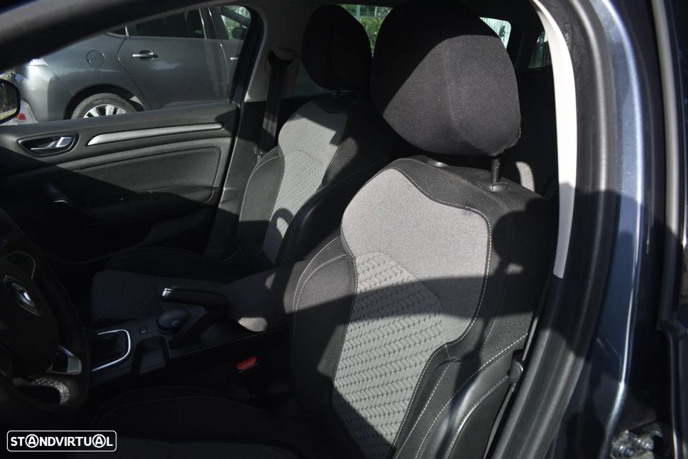 Renault Mégane Sport Tourer 1.3 TCe Limited - 25