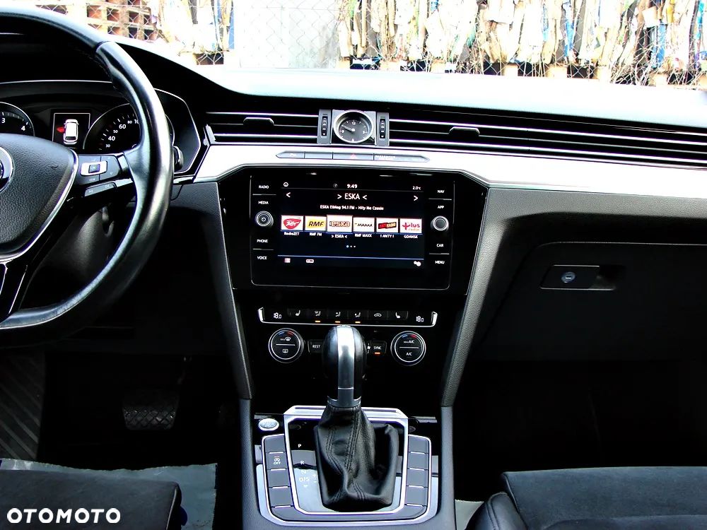 Volkswagen Passat Variant 2.0 TDI SCR DSG (BlueM Tech) Highline - 21