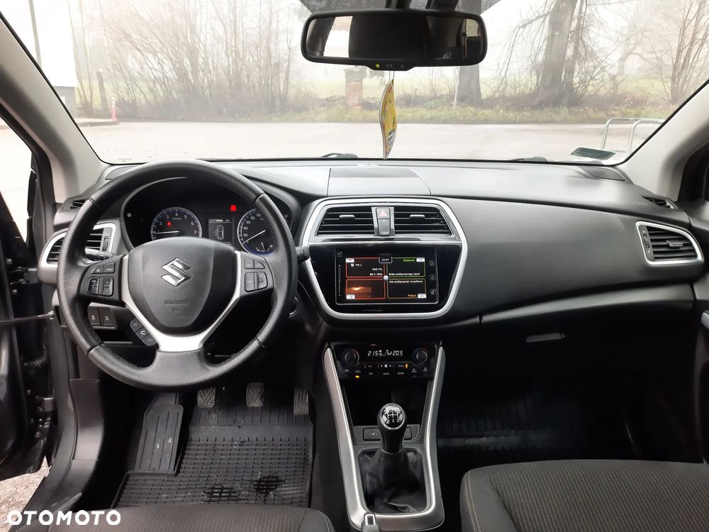 Suzuki SX4 S-Cross 1.0 T Premium 4WD - 10