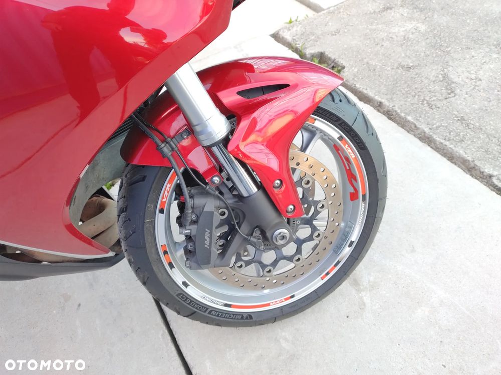 Honda VFR - 3
