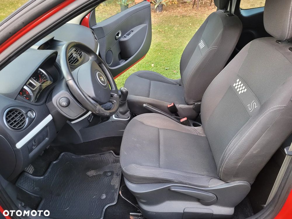 Renault Clio 1.2 16V TCE S - 11