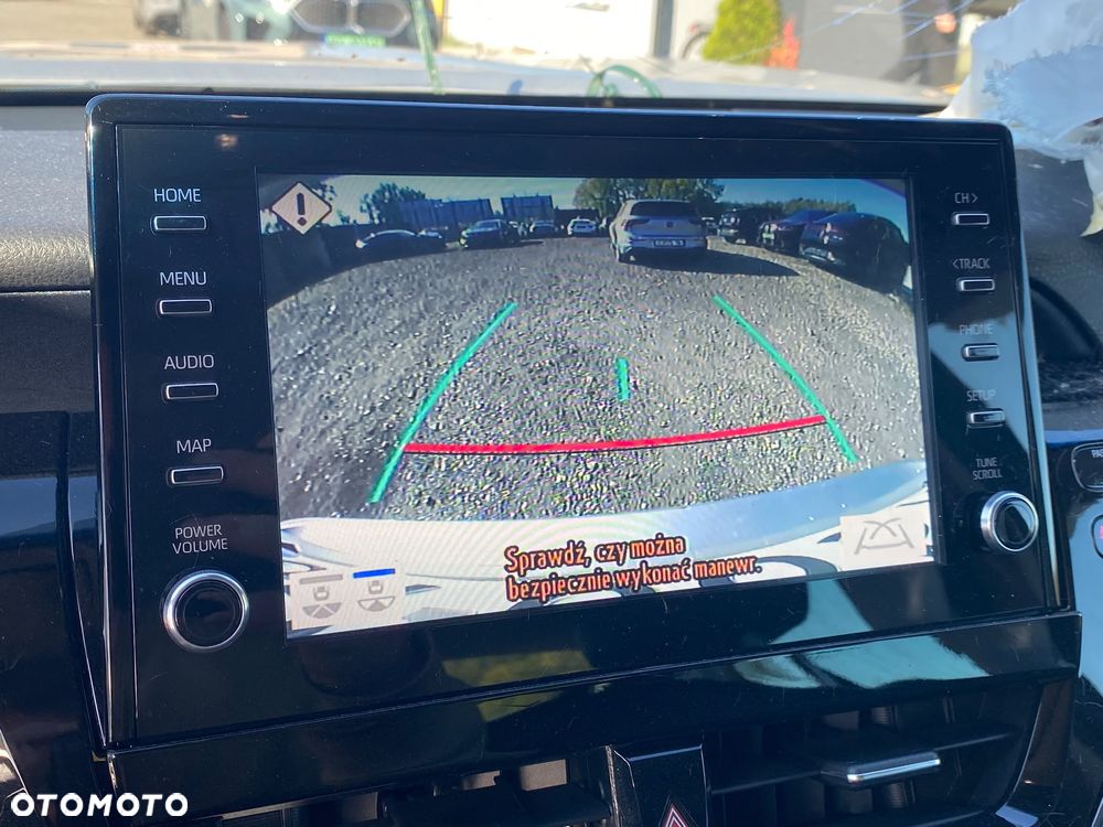 Toyota Camry 2.5 Hybrid Comfort CVT - 24
