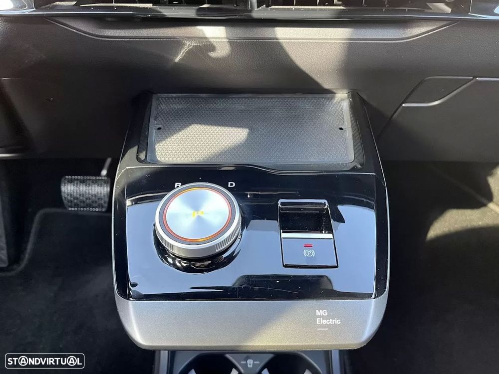 MG MG4 64 kWh Luxury - 21