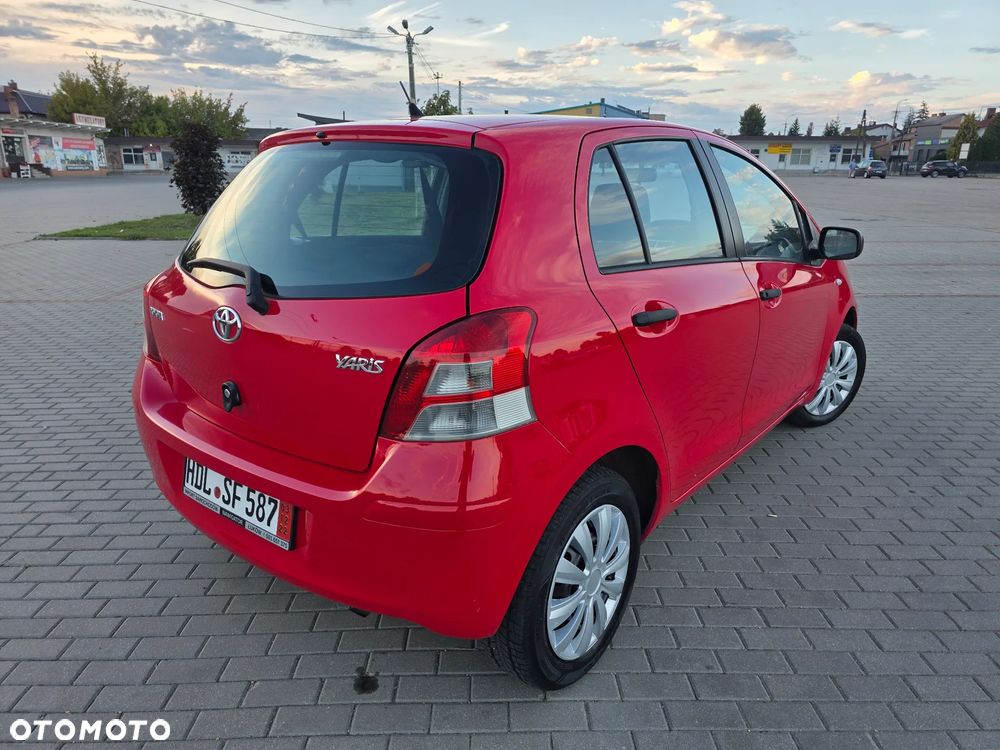 Toyota Yaris - 8